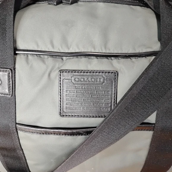 Coach Boston Voyager Green Duffel with Black Leather Trim - Picture 4 of 15